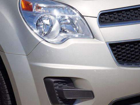 Used 2015 Chevrolet Equinox LT w/ Driver Convenience Package FWD image 3