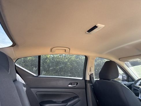 Used 2022 Nissan Altima 2.5 S FWD image 5