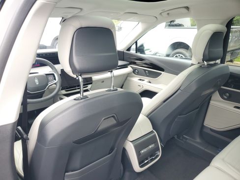 New 2026 Lincoln Nautilus Reserve w/ Jet Appearance Package AWD/4WD image 25