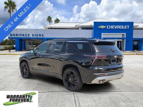 Used 2026 Chevrolet Traverse LT FWD image 4