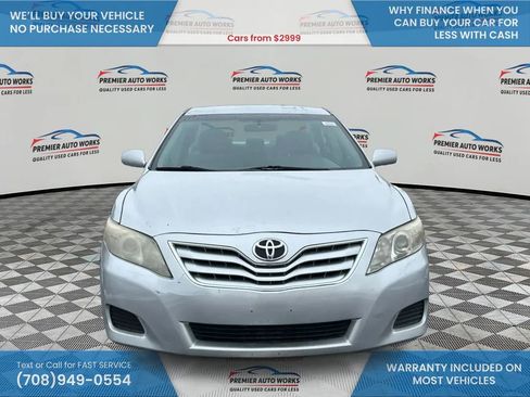 Used 2010 Toyota Camry LE image 2