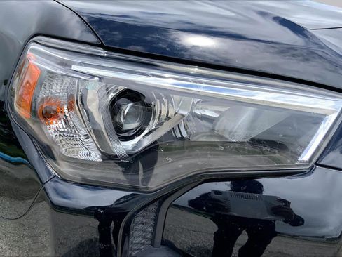 Used 2023 Toyota 4Runner SR5 AWD/4WD image 27