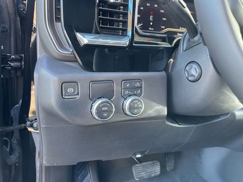 Used 2025 GMC Sierra 1500 SLT w/ SLT Premium Plus Package image 10