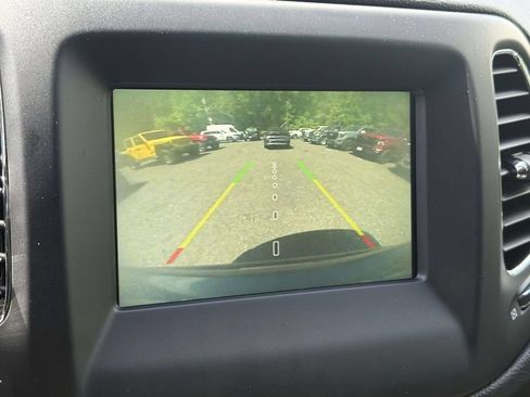 Used 2019 Jeep Compass Latitude AWD/4WD image 29