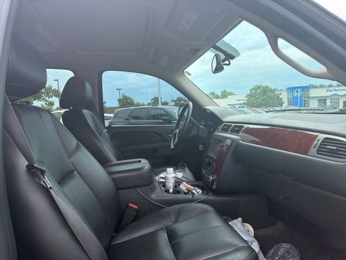 Used 2013 Chevrolet Suburban 2500 LT AWD/4WD image 25