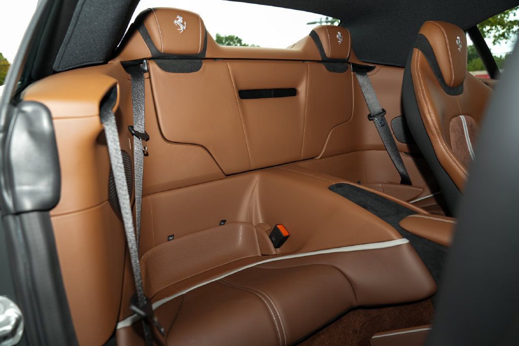 Used 2025 Ferrari Roma Spider RWD image 33