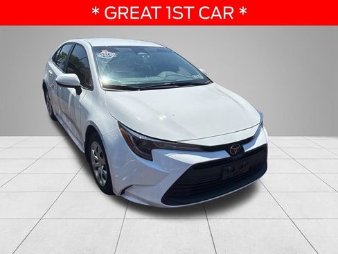 Used 2024 Toyota Corolla LE FWD image 3