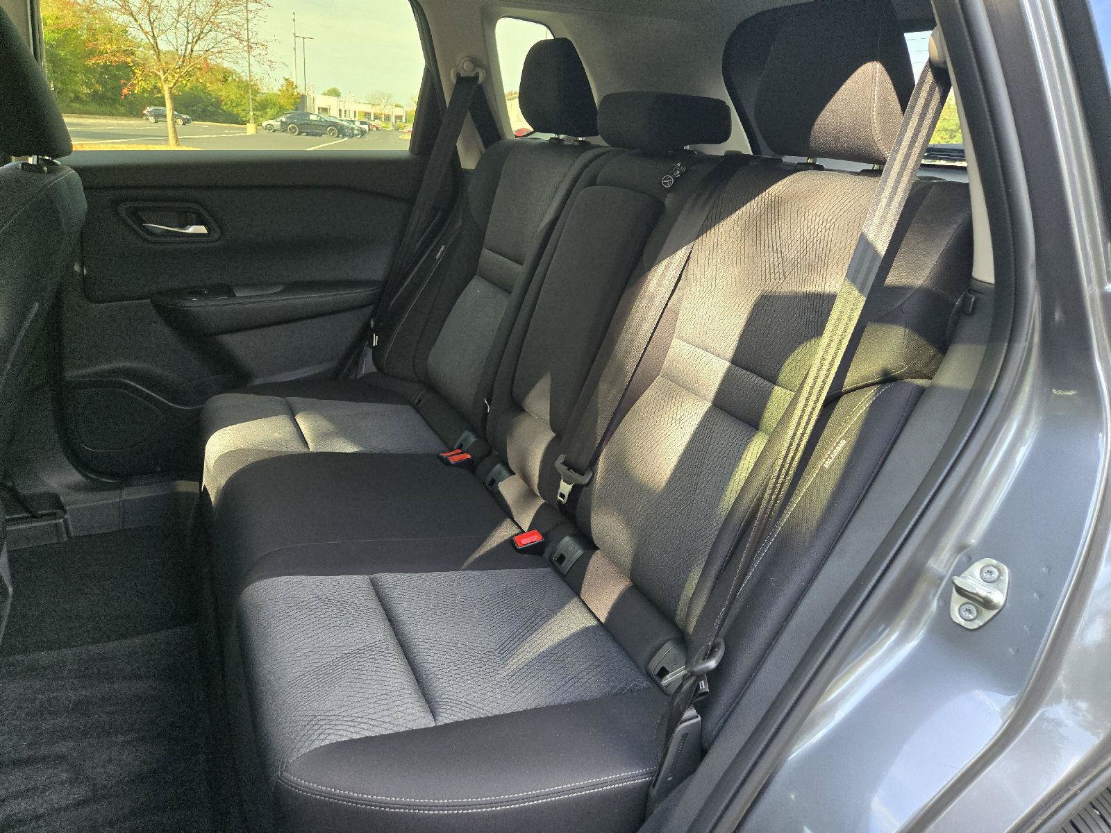 Used 2025 Nissan Rogue SV AWD/4WD image 26