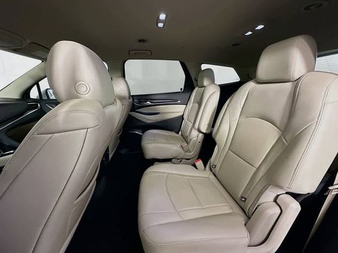 Used 2021 Buick Enclave Essence image 14