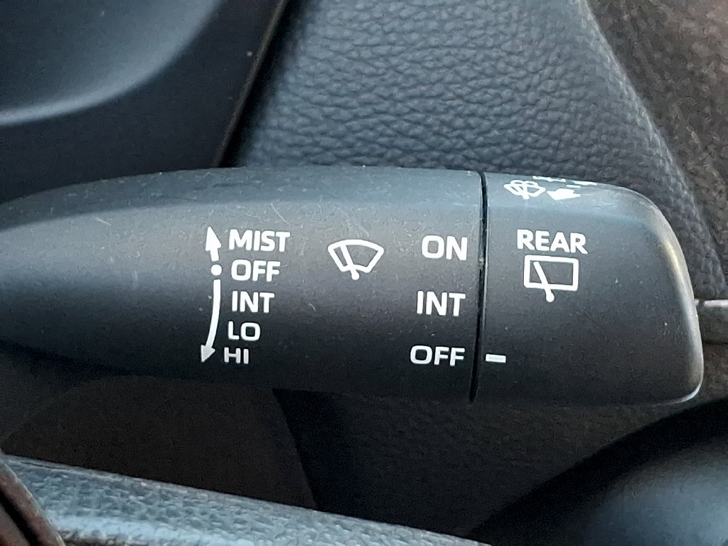 Used 2022 Toyota RAV4 LE FWD image 27