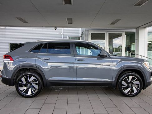 New 2026 Volkswagen Atlas Cross Sport SE FWD image 3