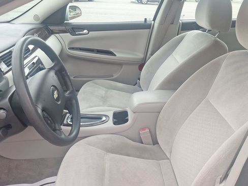 Used 2016 Chevrolet Impala LT FWD image 11