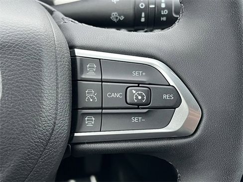 New 2025 Jeep Compass Limited image 19