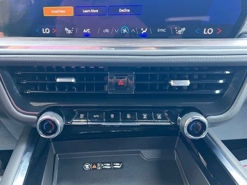 Used 2025 Chevrolet Tahoe LT RWD image 18