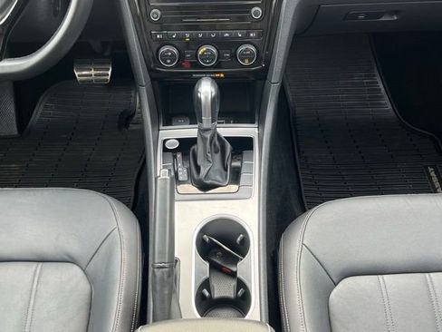 Certified 2020 Volkswagen Passat 2.0T SEL image 16