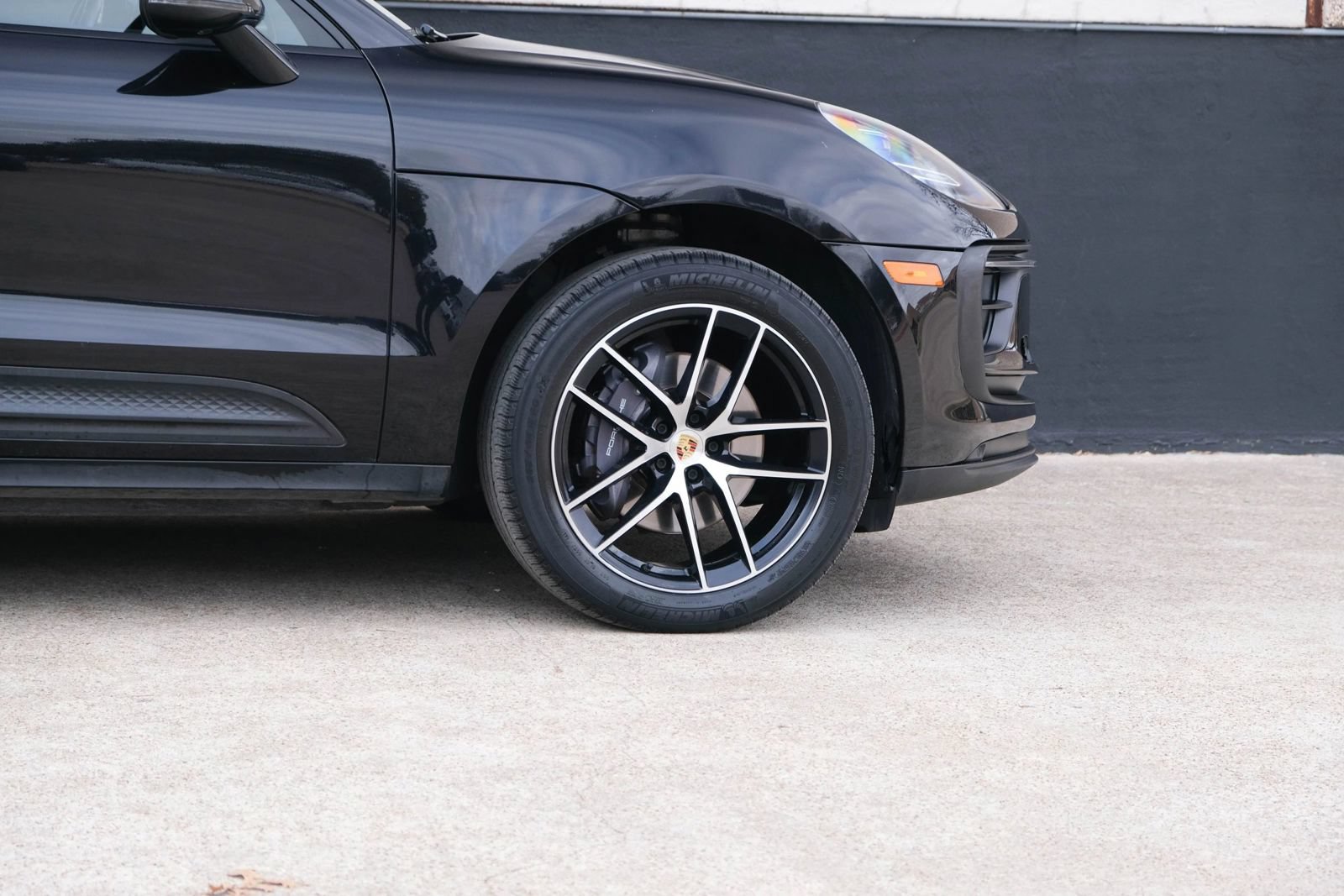 Used 2022 Porsche Macan w/ Premium Package Plus AWD/4WD image 13