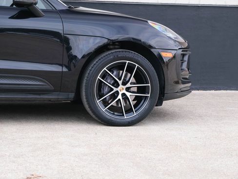 Used 2022 Porsche Macan w/ Premium Package Plus AWD/4WD image 13