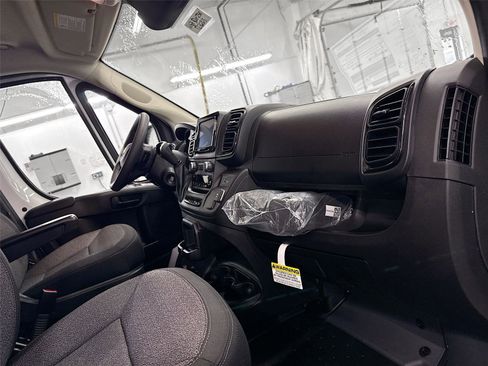 New 2026 RAM ProMaster 2500 image 18