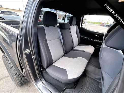 Used 2020 Toyota Tacoma TRD Off-Road AWD/4WD image 26