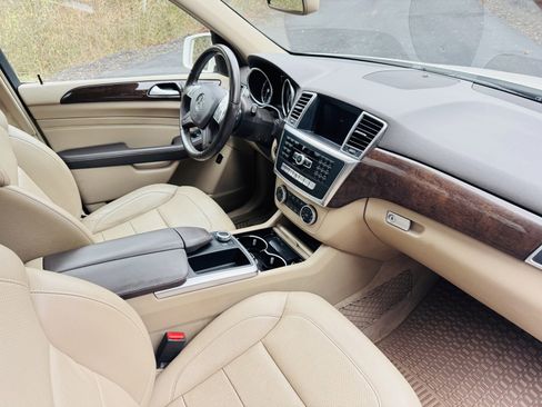 Used 2014 Mercedes-Benz ML 350 4MATIC w/ Premium 1 Package image 13