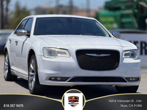 Used 2019 Chrysler 300 Limited RWD image 60