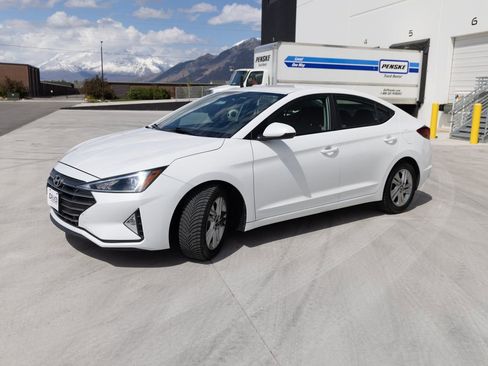 Used 2020 Hyundai Elantra SEL w/ Cargo Package (C1) FWD image 3