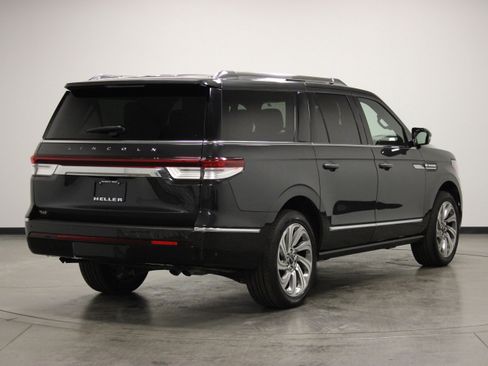 Used 2024 Lincoln Navigator L Reserve AWD/4WD image 8