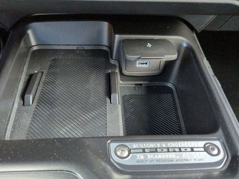 New 2025 Ford Bronco 4-Door image 21