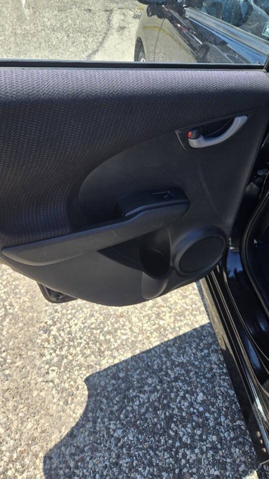 Used 2013 Honda Fit Sport image 9