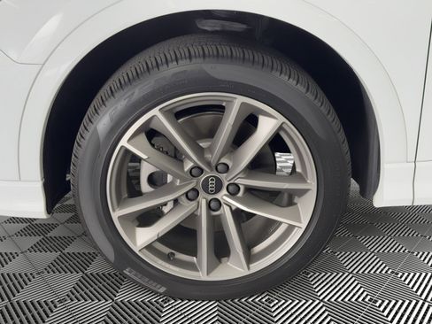 Certified 2025 Audi Q3 2.0T Premium w/ Convenience Package image 12