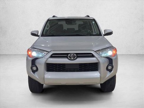 Used 2022 Toyota 4Runner SR5 Premium w/ Moonroof Package RWD image 2