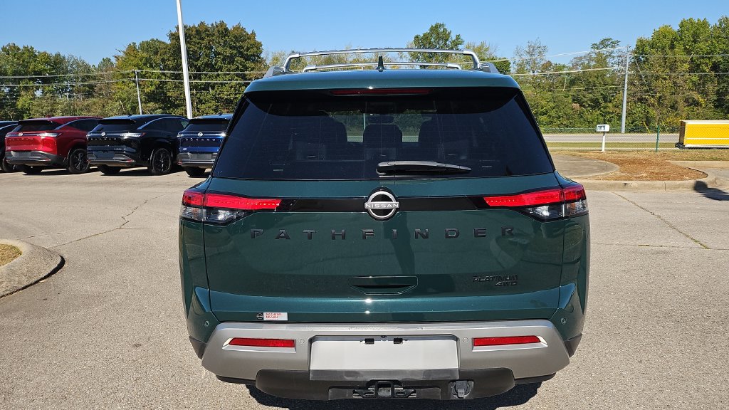 Certified 2025 Nissan Pathfinder Platinum w/ Black Appearance Package AWD/4WD image 18