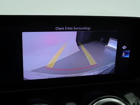 Used 2023 Mercedes-Benz GLB 250 4MATIC image 13