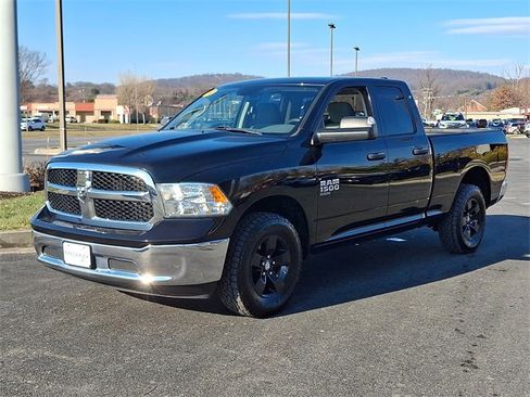 Used 2020 RAM 1500 Express w/ Trailer Tow Group w/ Express image 3