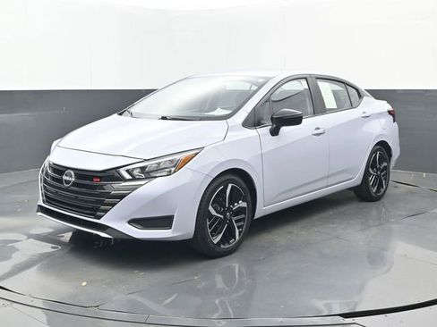 Used 2025 Nissan Versa SR w/ Electronics Package image 23