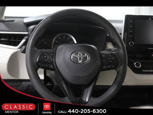 Used 2020 Toyota Corolla LE FWD image 7
