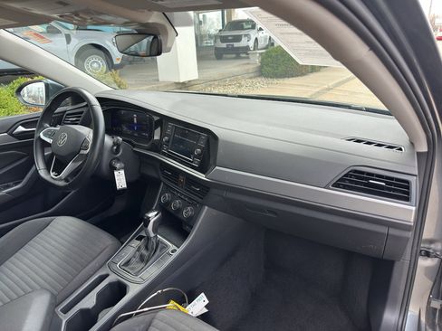 Used 2024 Volkswagen Jetta S image 25