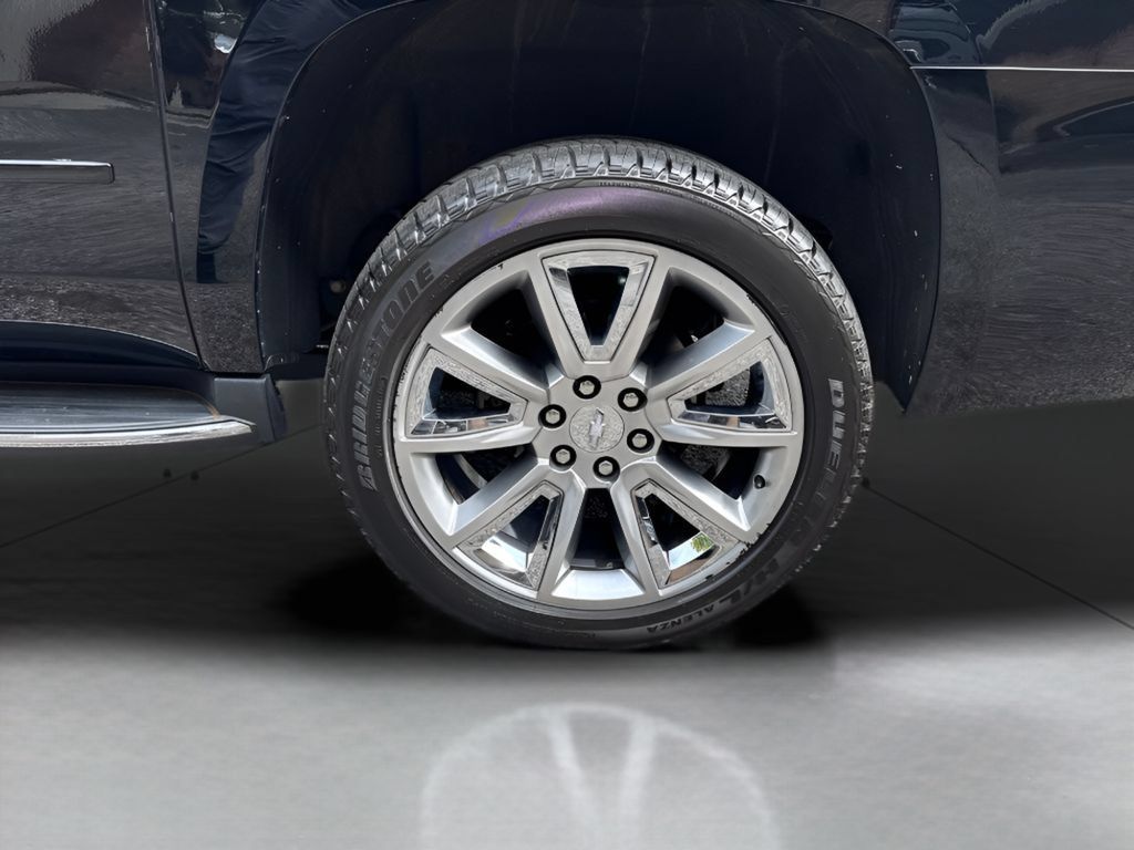 Used 2017 Chevrolet Suburban Premier AWD/4WD image 12
