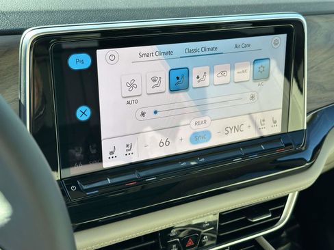 New 2025 Volkswagen Atlas SE image 27