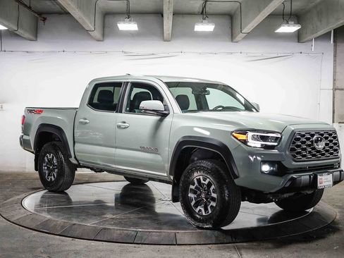Certified 2023 Toyota Tacoma TRD Off-Road AWD/4WD image 6