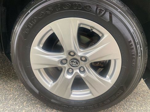Used 2019 Toyota RAV4 XLE w/ Convenience Package AWD/4WD image 32