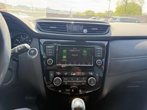 Used 2020 Nissan Rogue SL w/ Premium Package FWD image 18