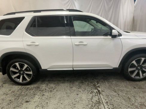 Used 2023 Honda Pilot Touring image 6