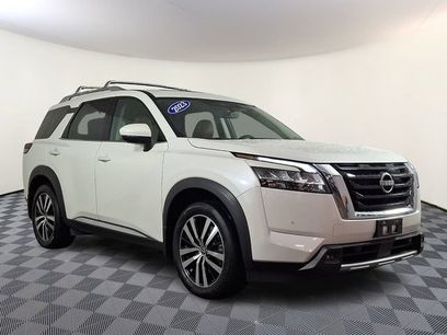 Used 2023 Nissan Pathfinder Platinum
