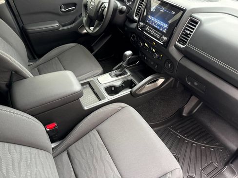 Used 2024 Nissan Frontier SV w/ SV Convenience Package image 15