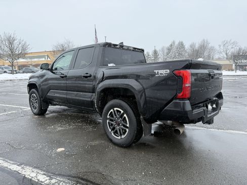 Used 2024 Toyota Tacoma TRD Sport image 8