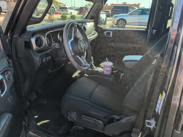 Used 2020 Jeep Wrangler Unlimited Sahara w/ Cold Weather Group AWD/4WD image 3