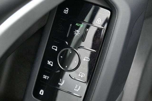 Used 2025 Audi Q5 Premium w/ Convenience Package AWD/4WD image 12