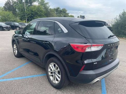 Used 2021 Ford Escape SE image 7