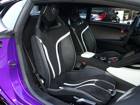 Used 2023 Lamborghini Huracan Tecnica RWD image 10